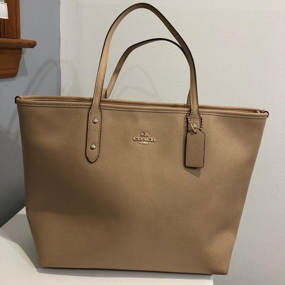 Coach nude tote bag